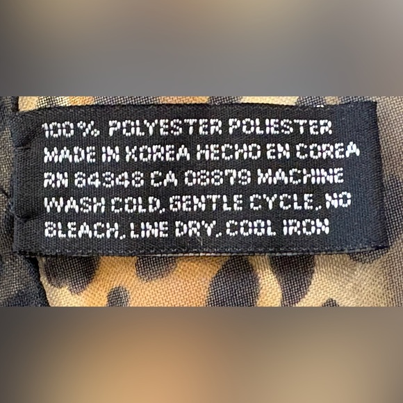 🎄$3 bundled Leopard Print Scarf, 21” x 21” - Picture 2 of 6